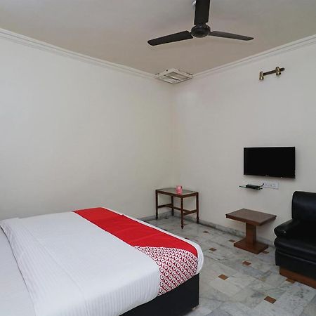 Oyo Hotel Ashoka International Канпур Екстериор снимка