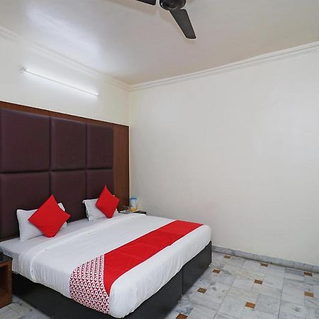 Oyo Hotel Ashoka International Канпур Екстериор снимка