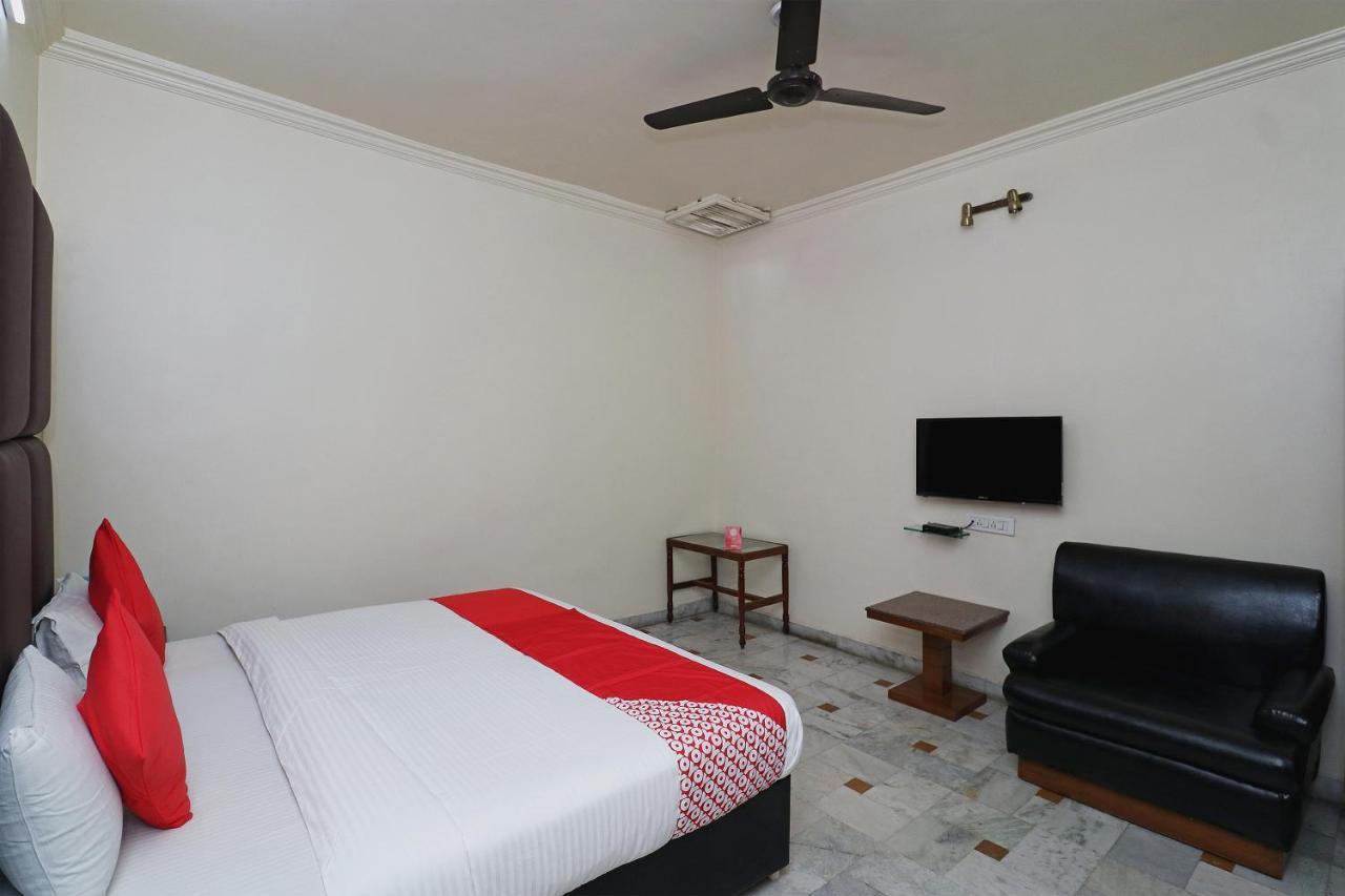Oyo Hotel Ashoka International Канпур Екстериор снимка