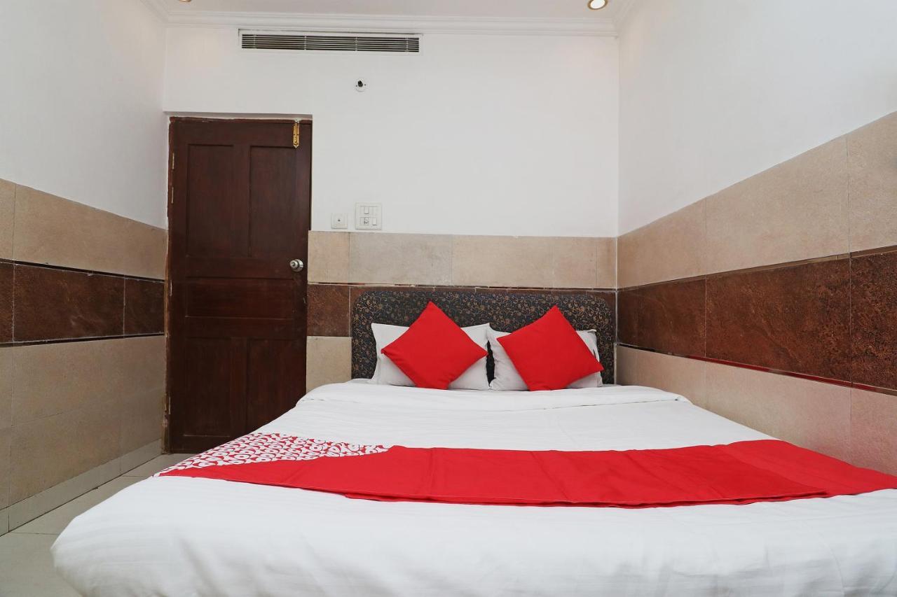 Oyo Hotel Ashoka International Канпур Екстериор снимка