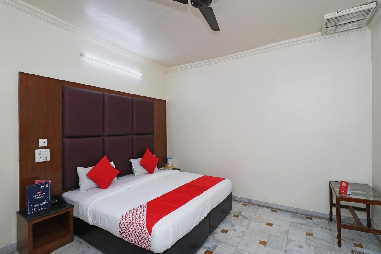 Oyo Hotel Ashoka International Канпур Екстериор снимка