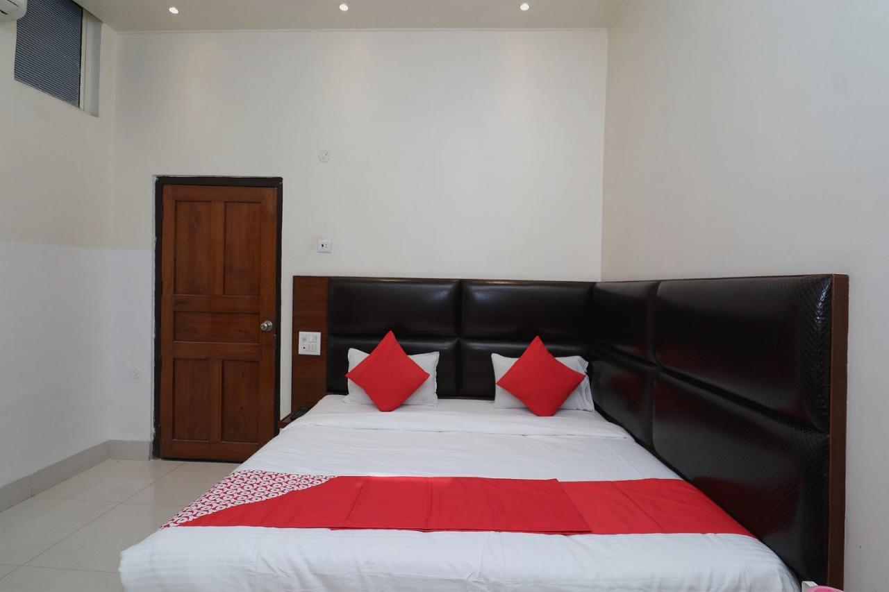 Oyo Hotel Ashoka International Канпур Екстериор снимка